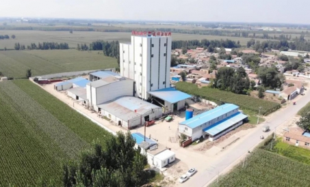 산둥성에서 2 개의 추가 프로젝트가 성공적으로 검수되었으며 45 T/H 고급 가축 및 가금 사료 생산 라인과 80 T/H 옥수수 심가공 생산 라인이&quot;치루대지齐鲁大地